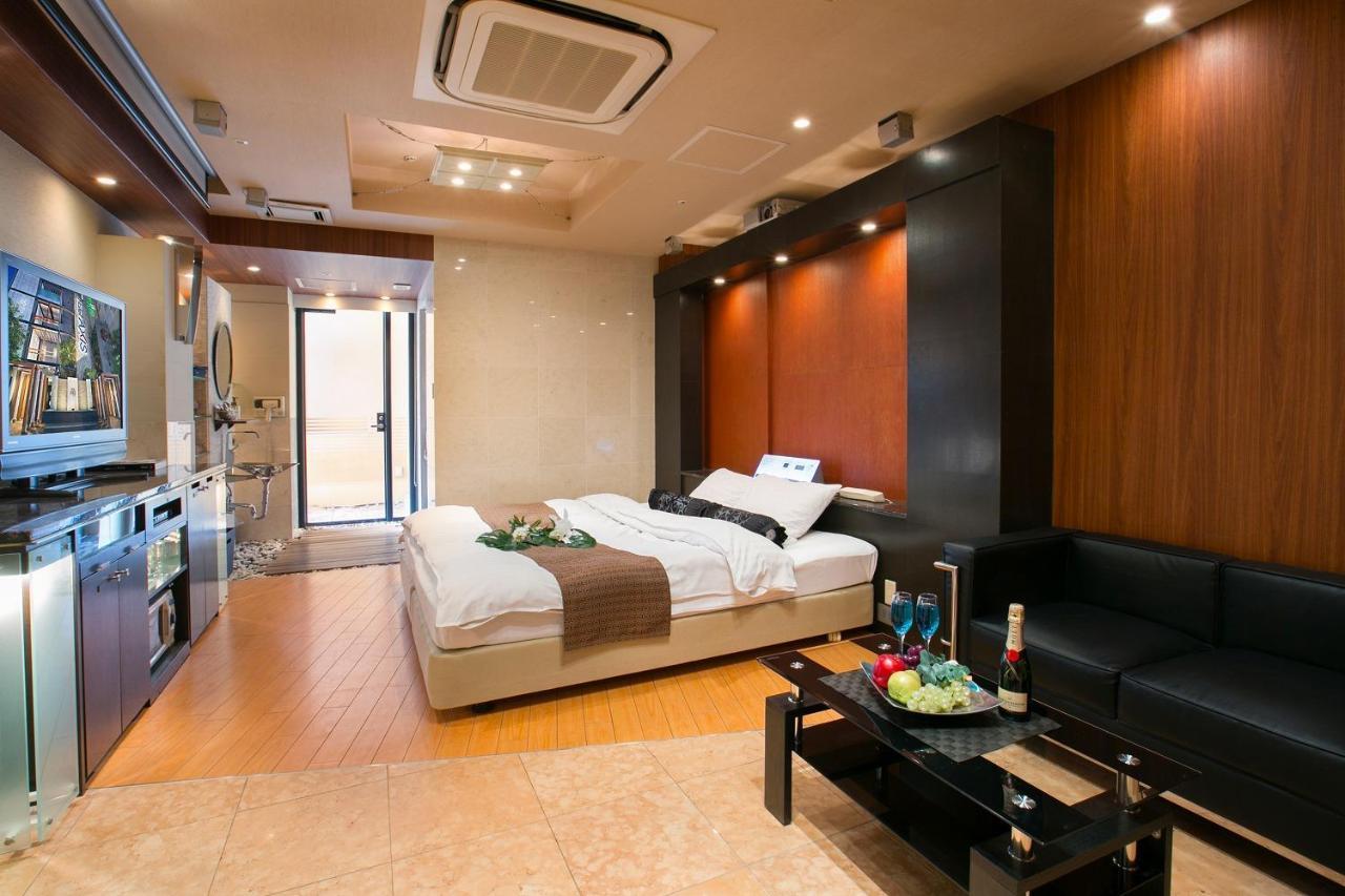 Hotel Axis -アクシス- (Adults Only) أوساكا المظهر الخارجي الصورة