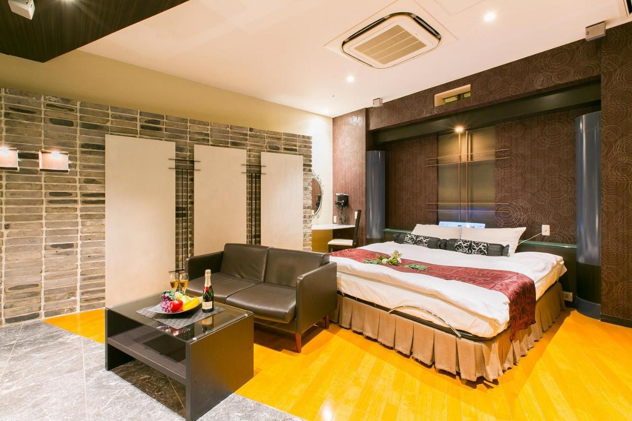 Hotel Axis -アクシス- (Adults Only) أوساكا المظهر الخارجي الصورة