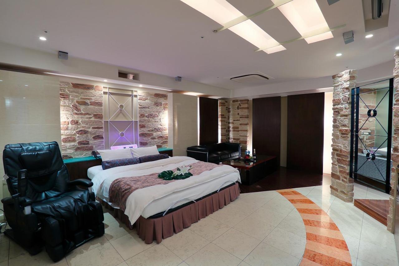 Hotel Axis -アクシス- (Adults Only) أوساكا المظهر الخارجي الصورة