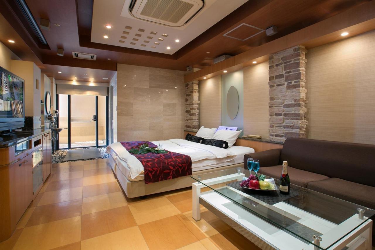 Hotel Axis -アクシス- (Adults Only) أوساكا المظهر الخارجي الصورة